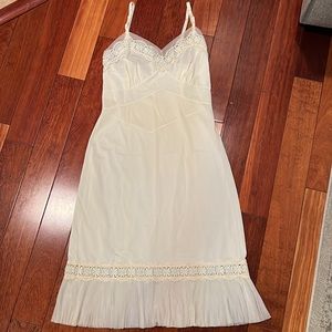 Vintage Val Mode white/cream nylon lace slip with blue ribbon detail